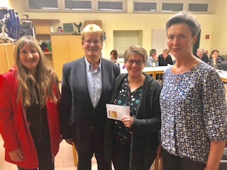 Auf dem Bild von links nach rechts: Daniela Grunwald-Galler, Wolfgang Galler, Stefanie Hirschka und Dirigentin Svitlana Zinndorf